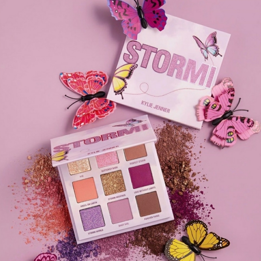 🦋 New Kylie x Stormi Eye Shadow Palette - Picture 3 of 8